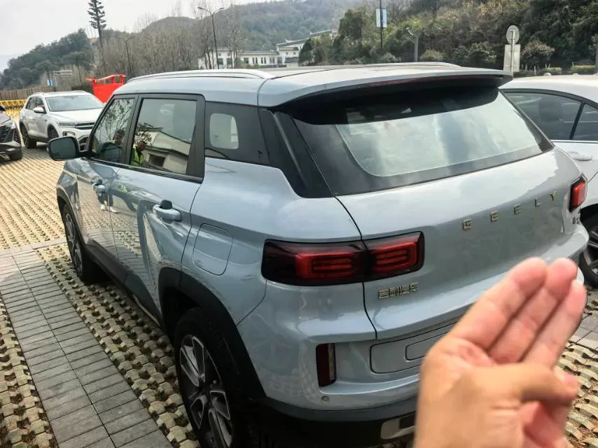 2020 Geely ICON 1.5T 177HP L3 7DCT,autocango,china used car exporter,china ev exporter,chinese used car exporter,chinese used ev exporter