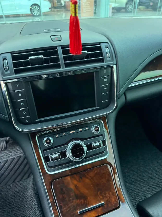 2017 Lincoln Continental 2.0T 261HP L4 6AT,autocango,china used car exporter,china ev exporter,chinese used car exporter,chinese used ev exporter