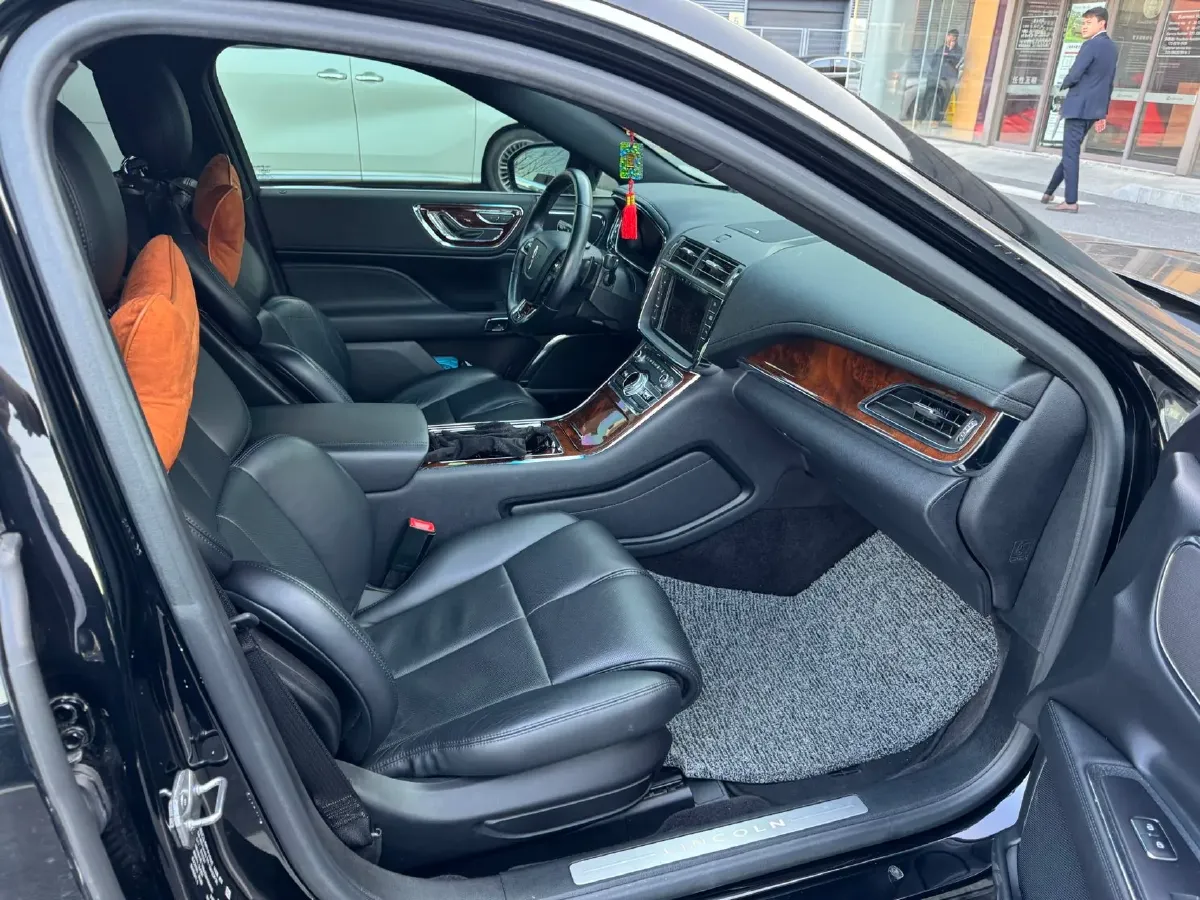 2017 Lincoln Continental 2.0T 261HP L4 6AT,autocango,china used car exporter,china ev exporter,chinese used car exporter,chinese used ev exporter