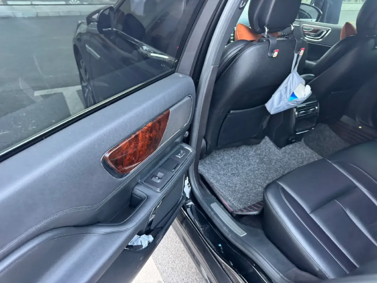 2017 Lincoln Continental 2.0T 261HP L4 6AT,autocango,china used car exporter,china ev exporter,chinese used car exporter,chinese used ev exporter