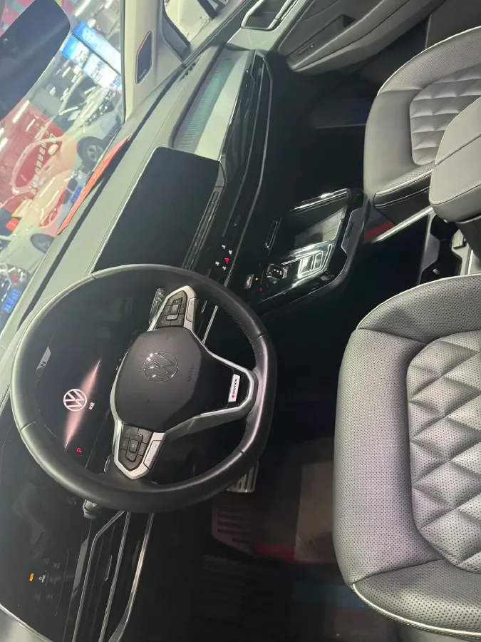 2023 Volkswagen Talagon 2.0T 220HP L4 7DCT,autocango,china used car exporter,china ev exporter,chinese used car exporter,chinese used ev exporter