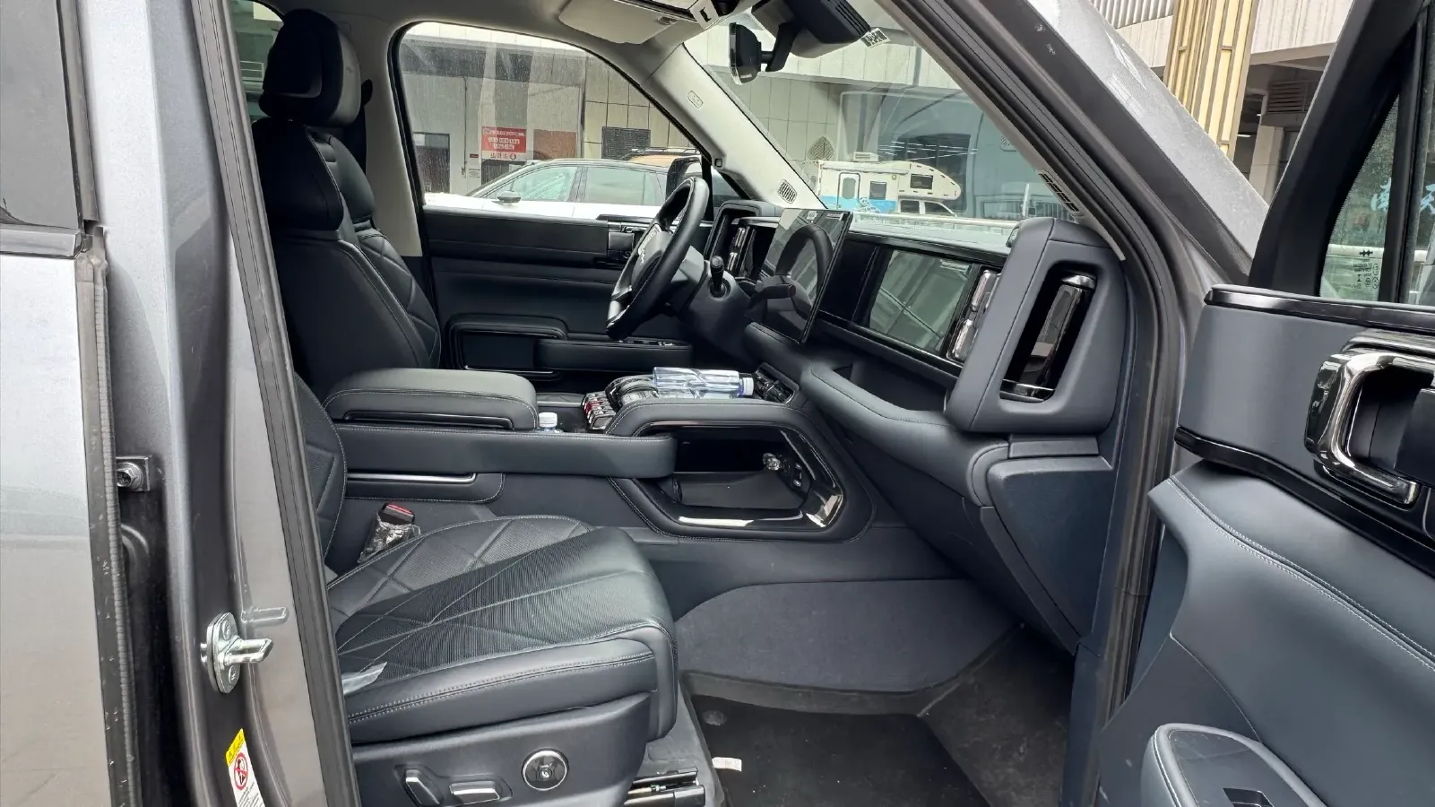 2023 FangChengBao Bao 5 1.5T 194HP L4 E-CVT PHEV 31.8KWH,autocango,china used car exporter,china ev exporter,chinese used car exporter,chinese used ev exporter