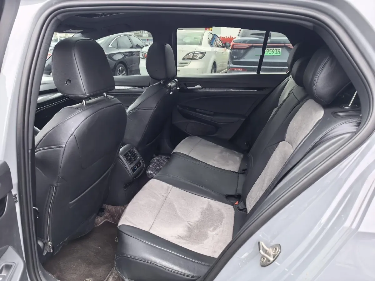 2023 Volkswagen Golf 1.4T 150HP L4 7DCT,autocango,china used car exporter,china ev exporter,chinese used car exporter,chinese used ev exporter