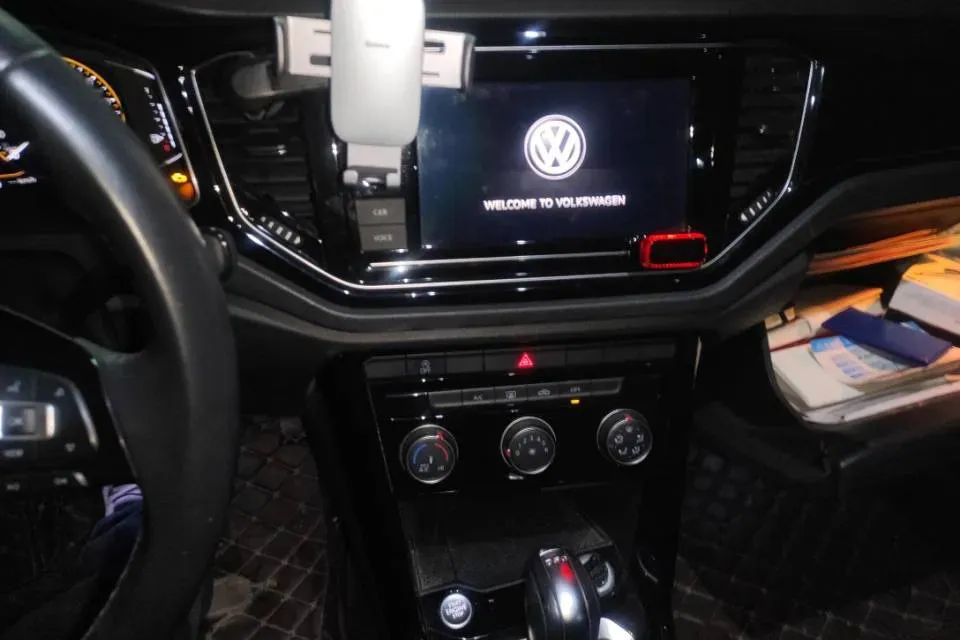 2019 Volkswagen T-Roc 1.4T 150HP L4 7DCT,autocango,china used car exporter,china ev exporter,chinese used car exporter,chinese used ev exporter