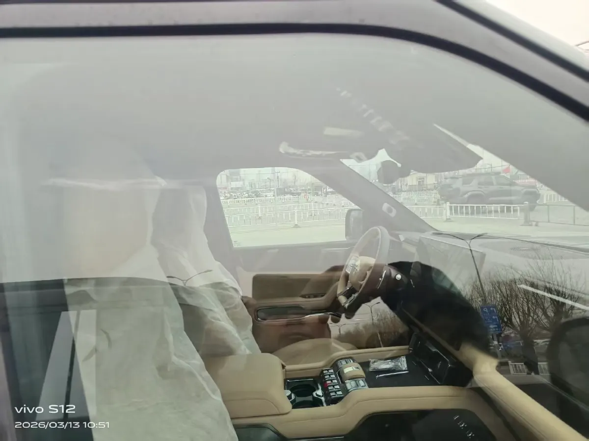 2025 FangChengBao Bao 8 2.0T 245HP L4 E-CVT PHEV 36.8KWH,autocango,china used car exporter,china ev exporter,chinese used car exporter,chinese used ev exporter