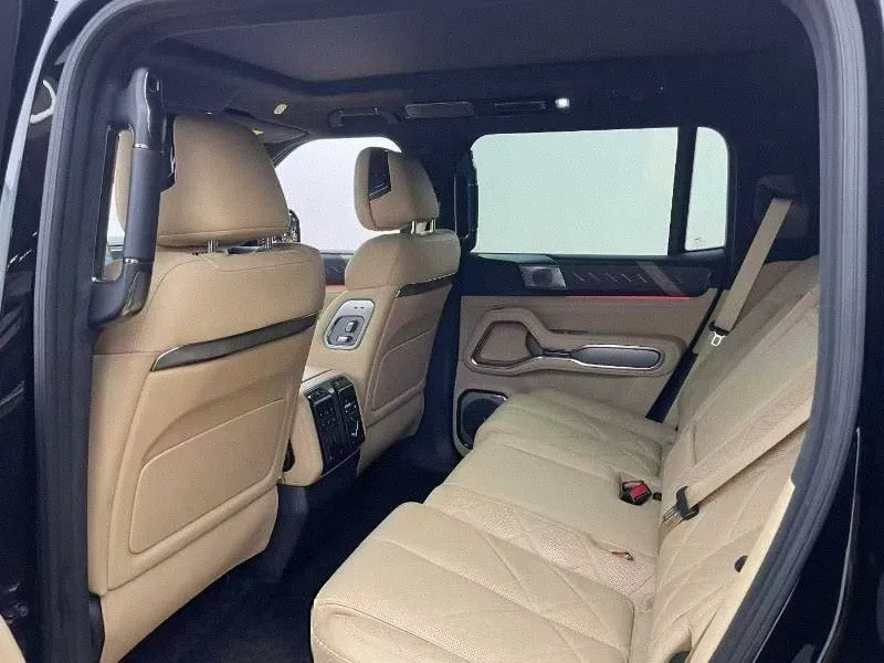 2025 FangChengBao Bao 8 2.0T 245HP L4 E-CVT PHEV 36.8KWH,autocango,china used car exporter,china ev exporter,chinese used car exporter,chinese used ev exporter