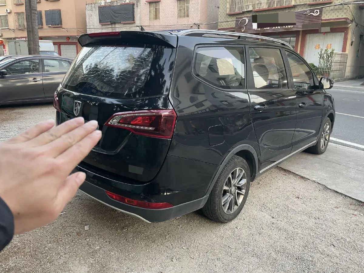 2019 BaoJun 730 1.5L 112HP L4 6MT,autocango,china used car exporter,china ev exporter,chinese used car exporter,chinese used ev exporter