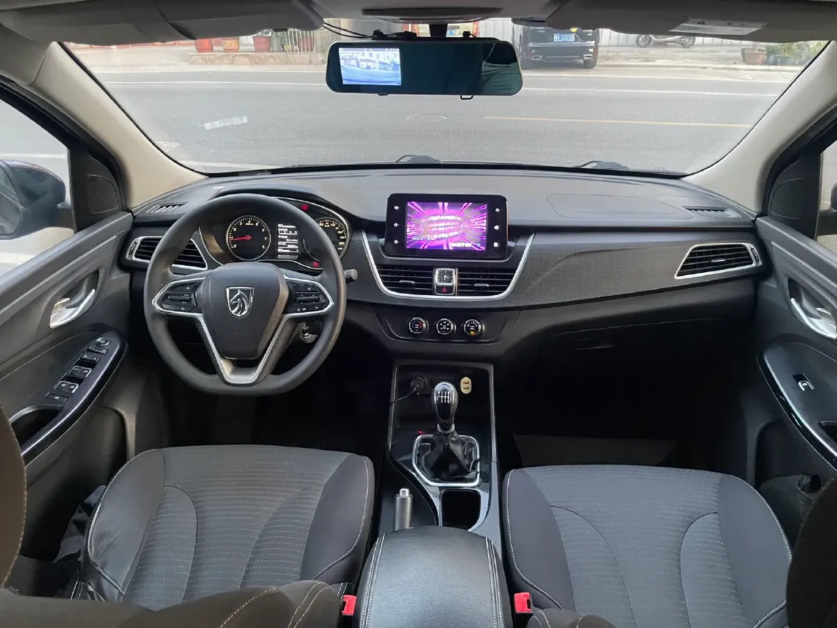 2019 BaoJun 730 1.5L 112HP L4 6MT,autocango,china used car exporter,china ev exporter,chinese used car exporter,chinese used ev exporter