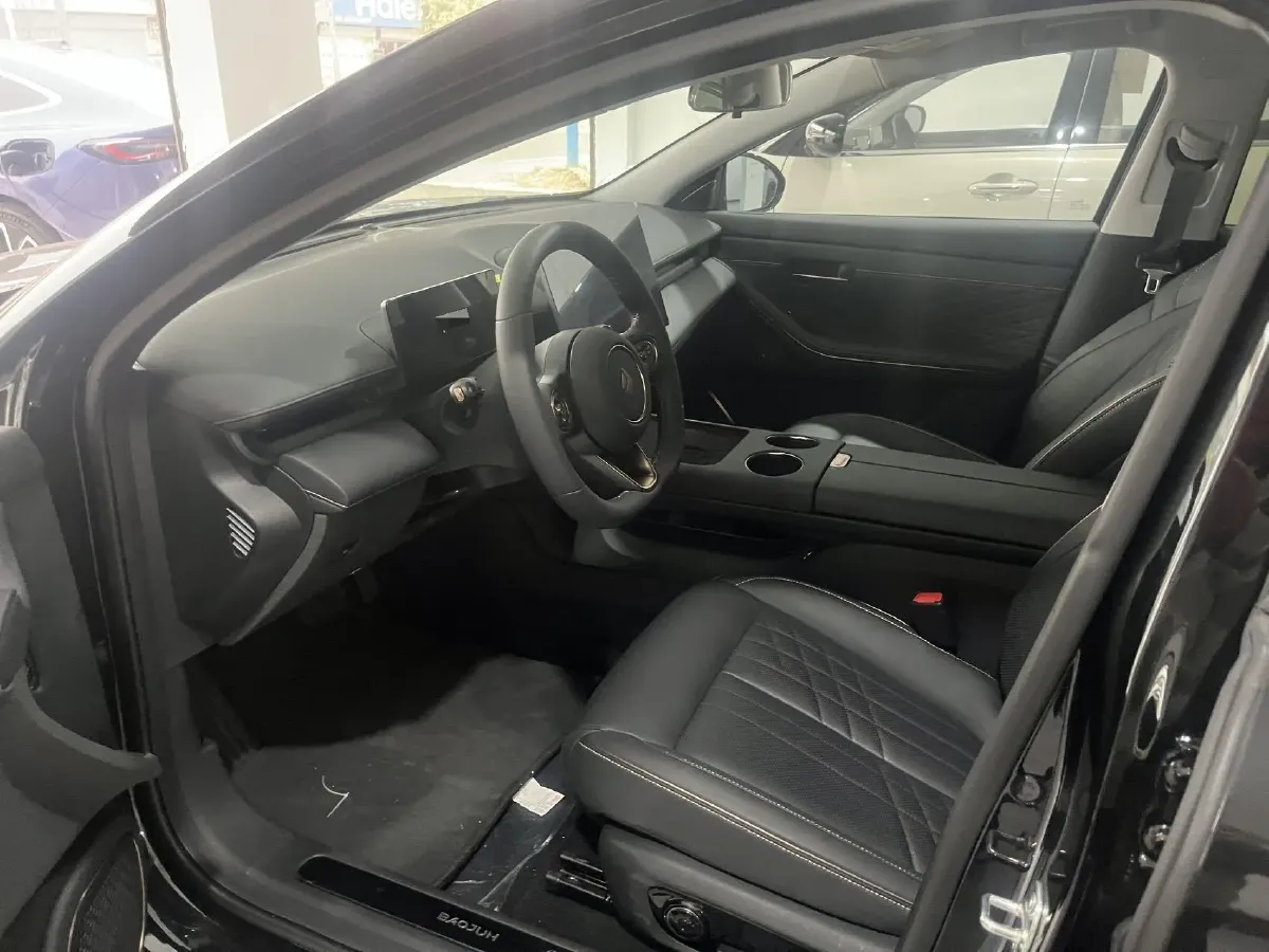 2025 BaoJun XiangJing 1.5T 143HP L4 1DHT PHEV,autocango,china used car exporter,china ev exporter,chinese used car exporter,chinese used ev exporter