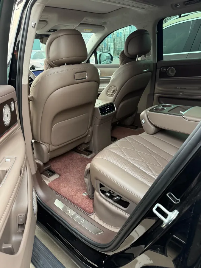 2024 AITO AITO M9 1.5T 152HP L4 REEV 42KWH,autocango,china used car exporter,china ev exporter,chinese used car exporter,chinese used ev exporter