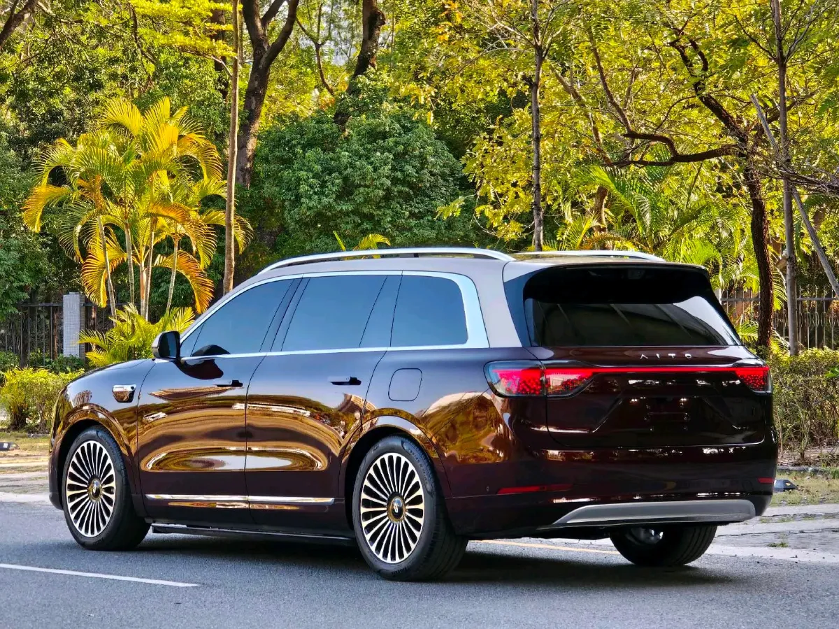 2025 AITO AITO M9 REEV 160HP REEV 52KWH,autocango,china used car exporter,china ev exporter,chinese used car exporter,chinese used ev exporter