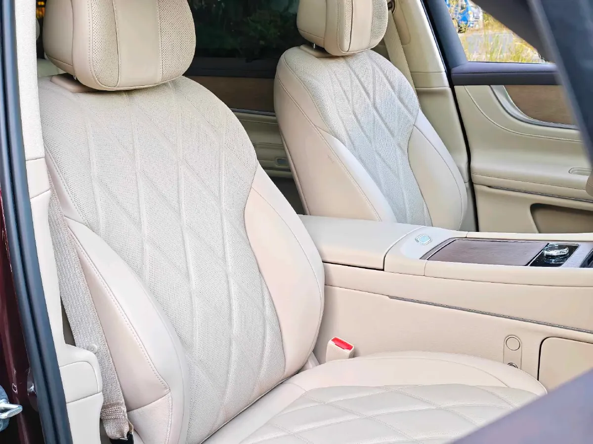 2025 AITO AITO M9 REEV 160HP REEV 52KWH,autocango,china used car exporter,china ev exporter,chinese used car exporter,chinese used ev exporter