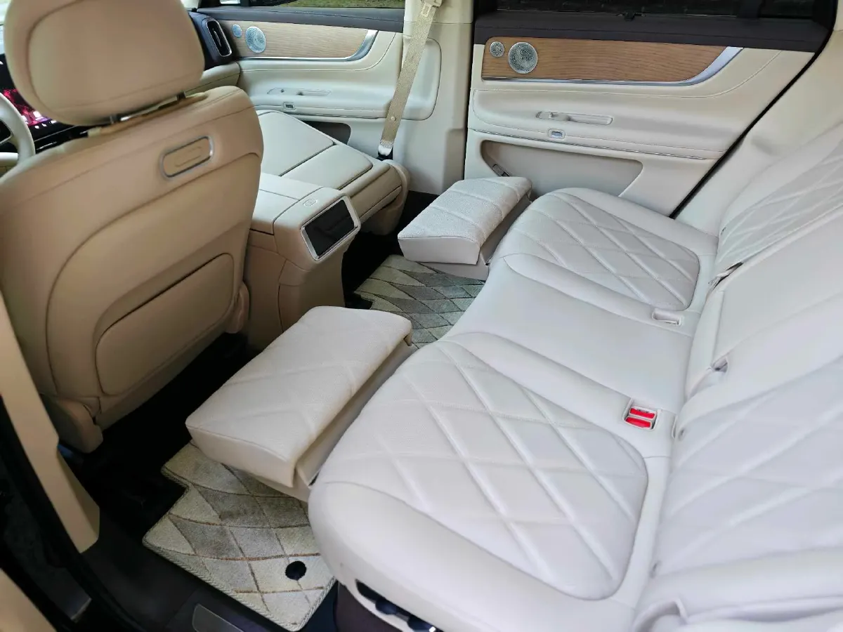 2025 AITO AITO M9 REEV 160HP REEV 52KWH,autocango,china used car exporter,china ev exporter,chinese used car exporter,chinese used ev exporter