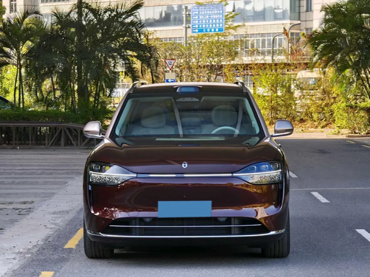 2025 AITO AITO M9 REEV 160HP REEV 52KWH,autocango,china used car exporter,china ev exporter,chinese used car exporter,chinese used ev exporter