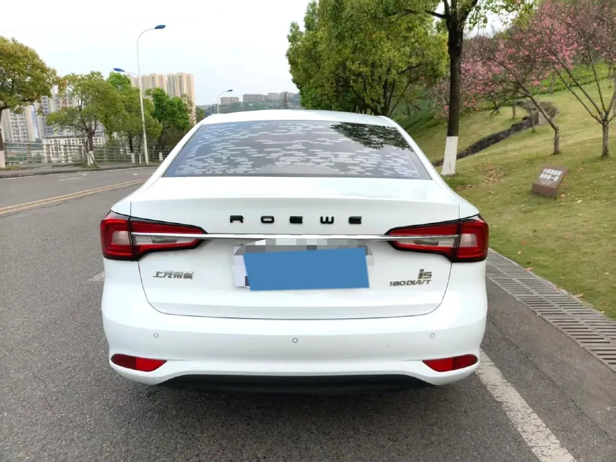 2020 Roewe i5 1.5L 120HP L4 5MT,autocango,china used car exporter,china ev exporter,chinese used car exporter,chinese used ev exporter