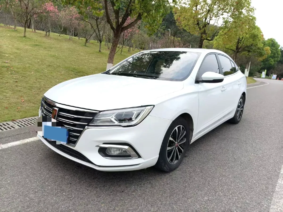 2020 Roewe i5 1.5L 120HP L4 5MT,autocango,china used car exporter,china ev exporter,chinese used car exporter,chinese used ev exporter