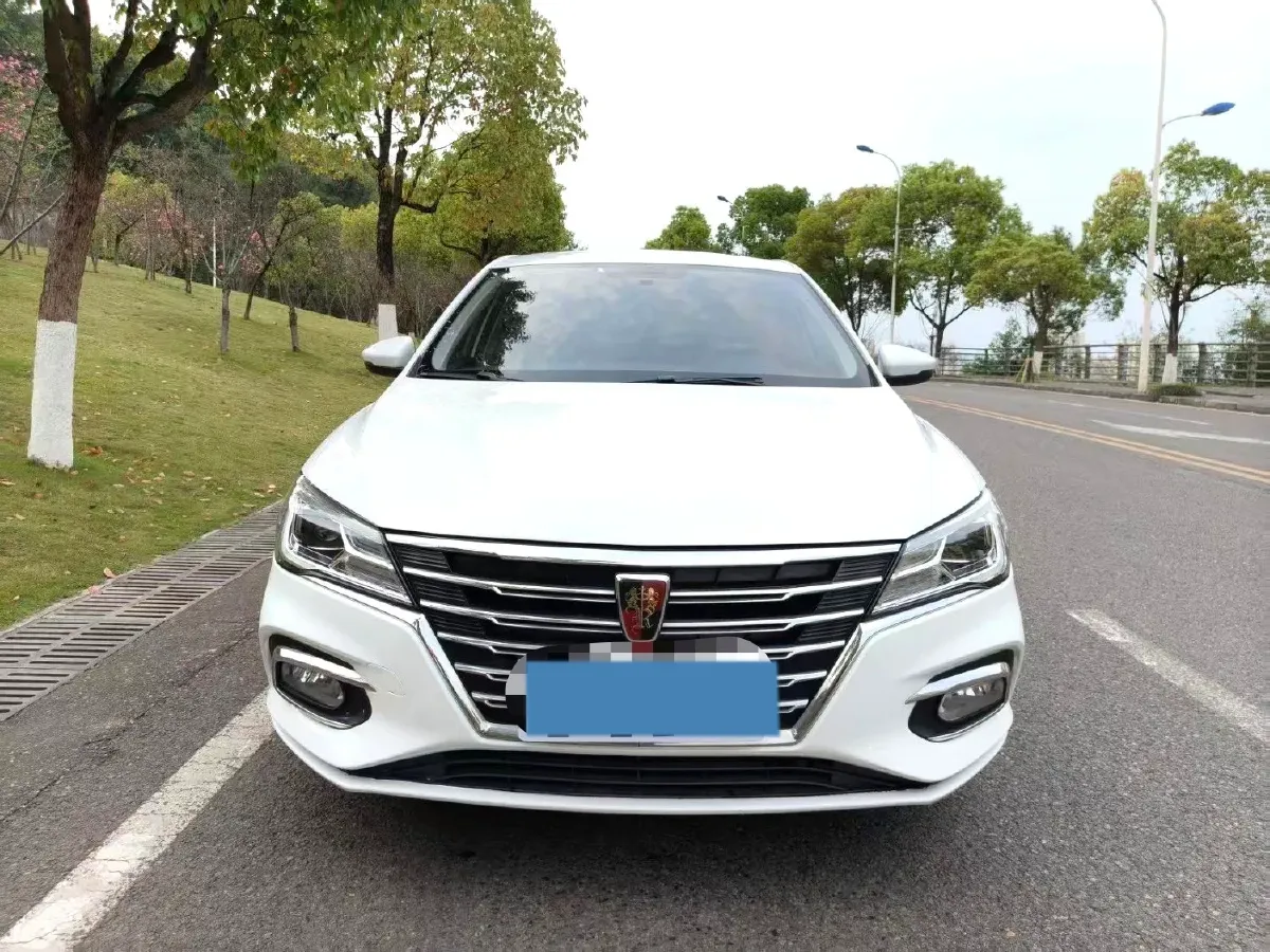 2020 Roewe i5 1.5L 120HP L4 5MT,autocango,china used car exporter,china ev exporter,chinese used car exporter,chinese used ev exporter