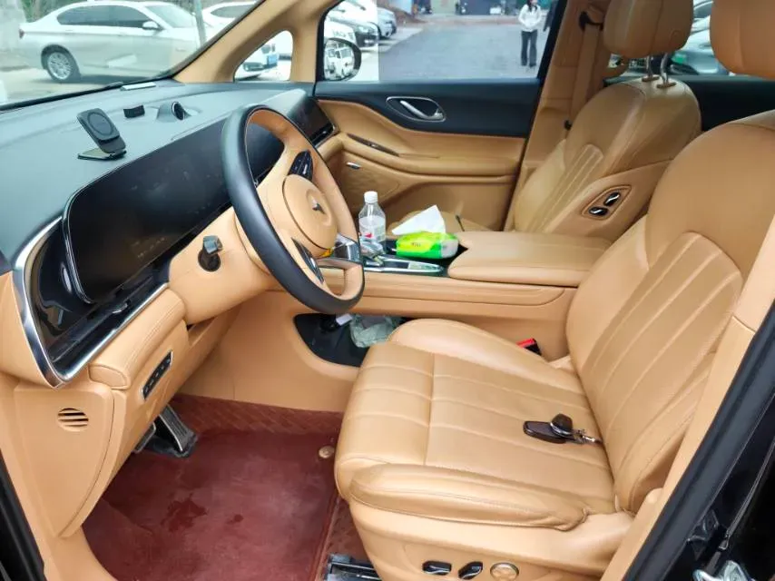 2022 Voyah Dream 1.5T 136HP L4 PHEV 25.57KWH,autocango,china used car exporter,china ev exporter,chinese used car exporter,chinese used ev exporter