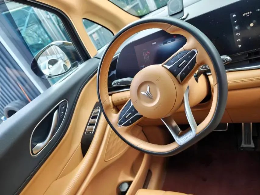 2022 Voyah Dream 1.5T 136HP L4 PHEV 25.57KWH,autocango,china used car exporter,china ev exporter,chinese used car exporter,chinese used ev exporter