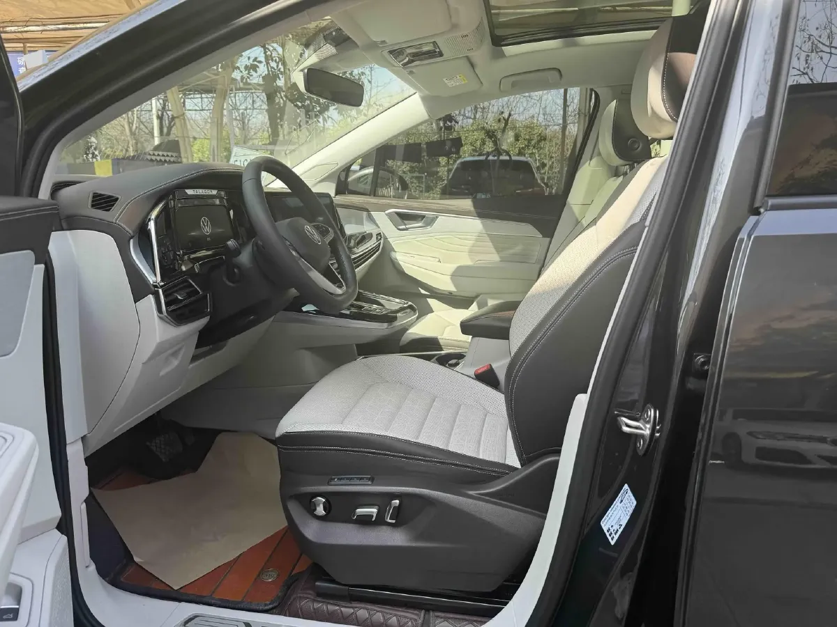 2022 Volkswagen Talagon 2.0T 220HP L4 7DCT,autocango,china used car exporter,china ev exporter,chinese used car exporter,chinese used ev exporter
