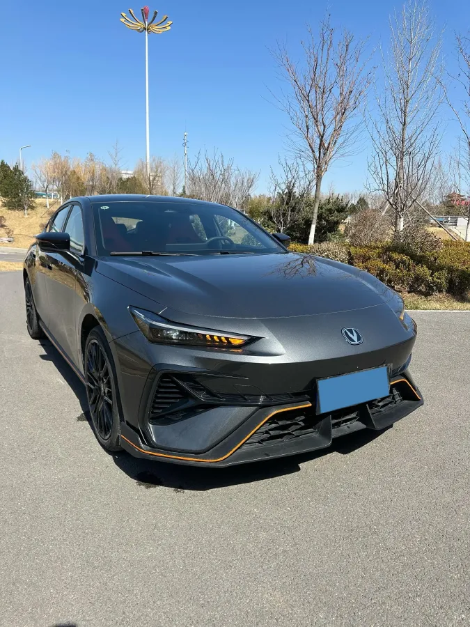 2025 ChangAn UNI-V 2.0T 245HP L4 8AT,autocango,china used car exporter,china ev exporter,chinese used car exporter,chinese used ev exporter