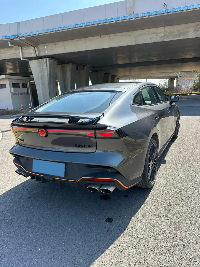 2025 ChangAn UNI-V 2.0T 245HP L4 8AT,autocango,china used car exporter,china ev exporter,chinese used car exporter,chinese used ev exporter