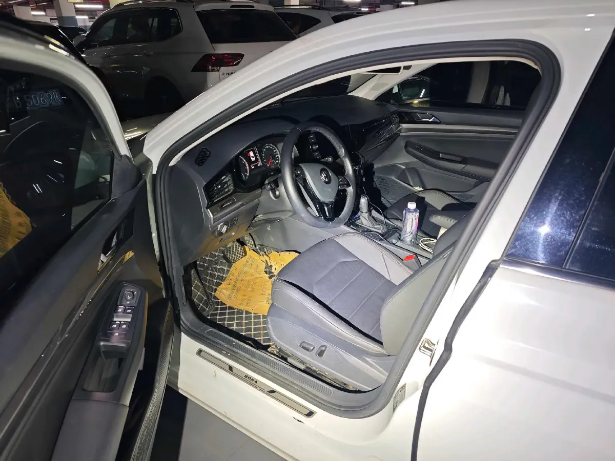 2019 Roewe RX5 MAX 2.0T 231HP L4 6DCT,autocango,china used car exporter,china ev exporter,chinese used car exporter,chinese used ev exporter