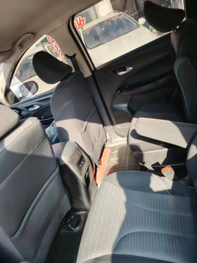 2019 BaoJun 730 1.5L 105HP L4 6MT,autocango,china used car exporter,china ev exporter,chinese used car exporter,chinese used ev exporter