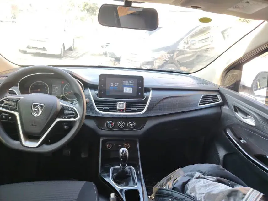 2019 BaoJun 730 1.5L 105HP L4 6MT,autocango,china used car exporter,china ev exporter,chinese used car exporter,chinese used ev exporter