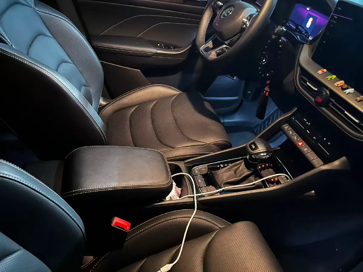 2022 Skoda Kodiak 2.0T 186HP L4 7DCT,autocango,china used car exporter,china ev exporter,chinese used car exporter,chinese used ev exporter