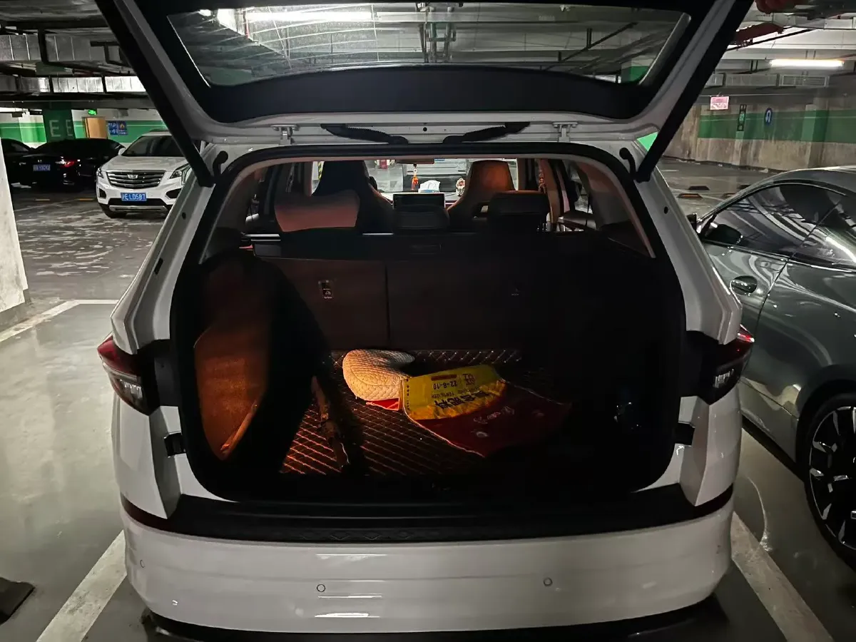 2022 Skoda Kodiak 2.0T 186HP L4 7DCT,autocango,china used car exporter,china ev exporter,chinese used car exporter,chinese used ev exporter