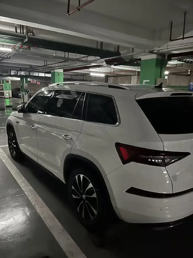 2022 Skoda Kodiak 2.0T 186HP L4 7DCT,autocango,china used car exporter,china ev exporter,chinese used car exporter,chinese used ev exporter