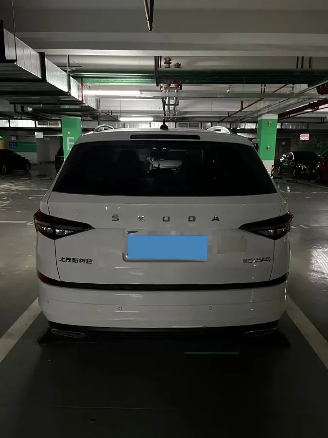 2022 Skoda Kodiak 2.0T 186HP L4 7DCT,autocango,china used car exporter,china ev exporter,chinese used car exporter,chinese used ev exporter