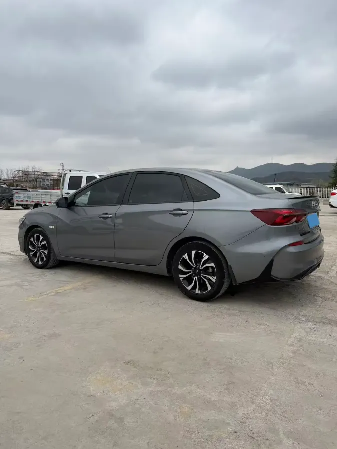 2020 Chevrolet Monza 1.3T 163HP L3 6AT,autocango,china used car exporter,china ev exporter,chinese used car exporter,chinese used ev exporter