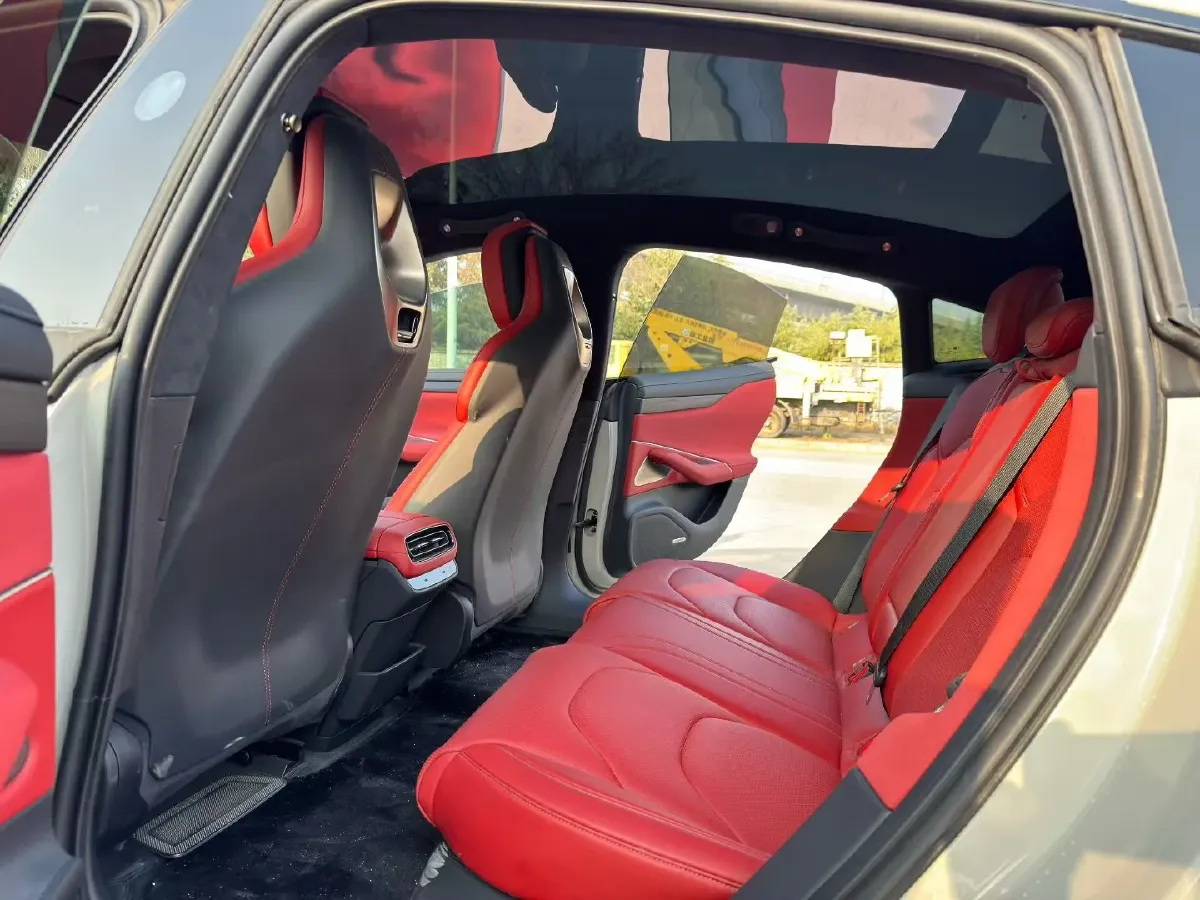 2024 MI SU7 BEV 101KWH,autocango,china used car exporter,china ev exporter,chinese used car exporter,chinese used ev exporter