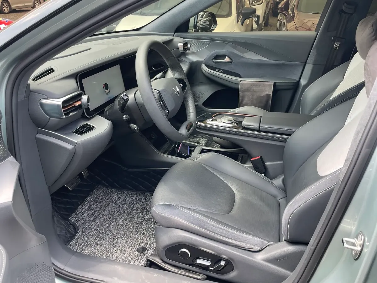 2021 DS 9 1.6T 215HP L4 8AT,autocango,china used car exporter,china ev exporter,chinese used car exporter,chinese used ev exporter