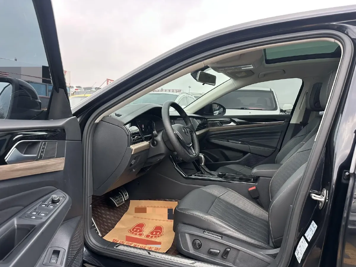 2019 Volvo V40 1.5T 152HP L4 6AT,autocango,china used car exporter,china ev exporter,chinese used car exporter,chinese used ev exporter