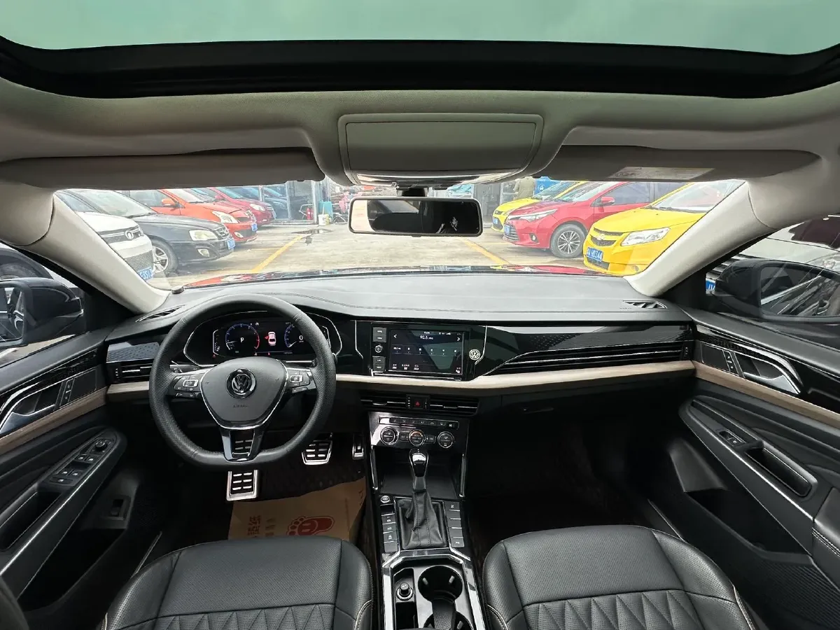 2019 Volvo V40 1.5T 152HP L4 6AT,autocango,china used car exporter,china ev exporter,chinese used car exporter,chinese used ev exporter