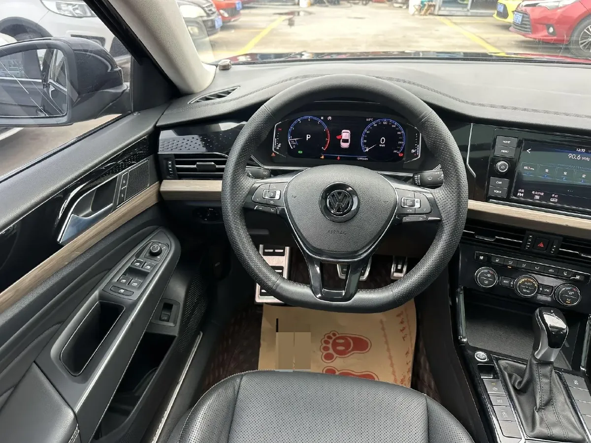 2019 Volvo V40 1.5T 152HP L4 6AT,autocango,china used car exporter,china ev exporter,chinese used car exporter,chinese used ev exporter