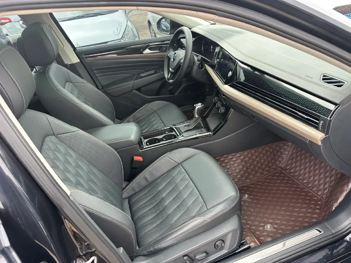 2019 Volvo V40 1.5T 152HP L4 6AT,autocango,china used car exporter,china ev exporter,chinese used car exporter,chinese used ev exporter