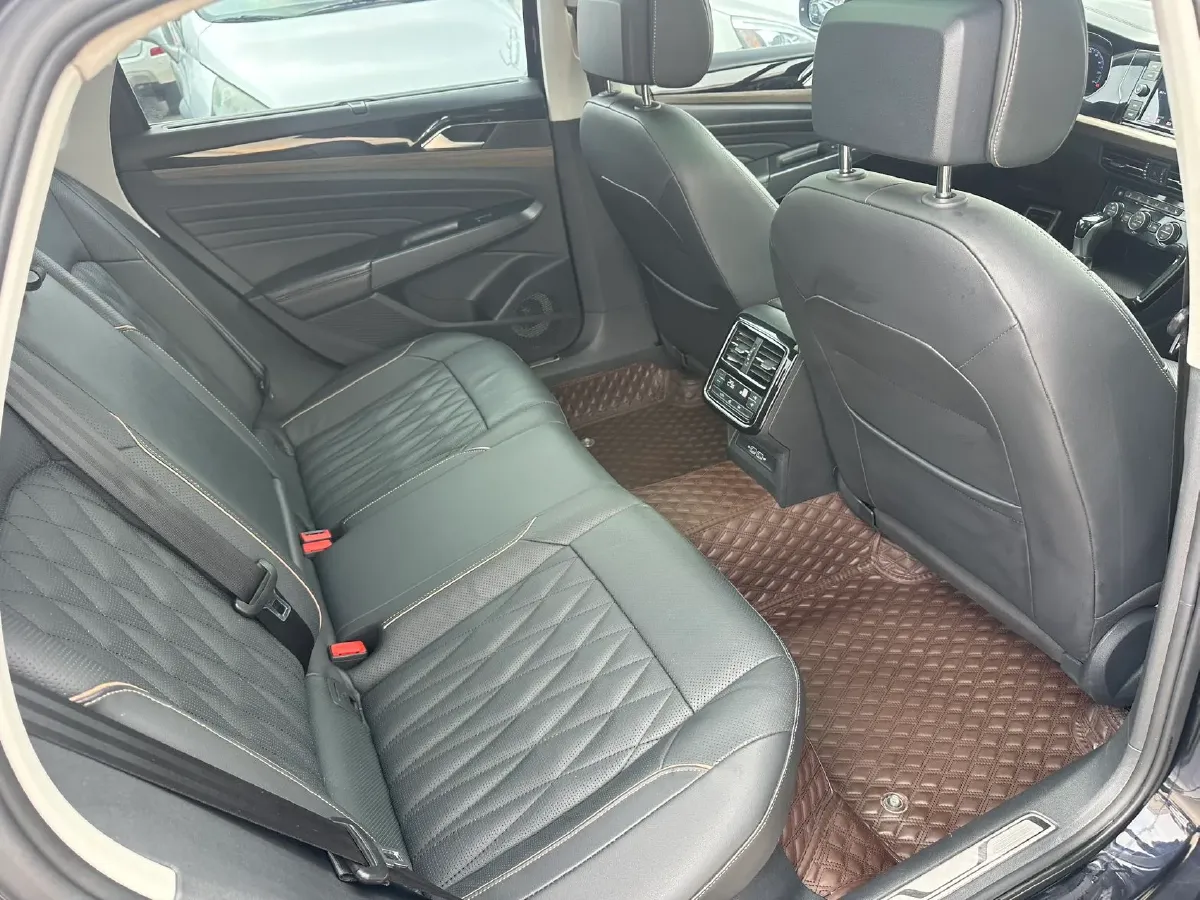 2019 Volvo V40 1.5T 152HP L4 6AT,autocango,china used car exporter,china ev exporter,chinese used car exporter,chinese used ev exporter