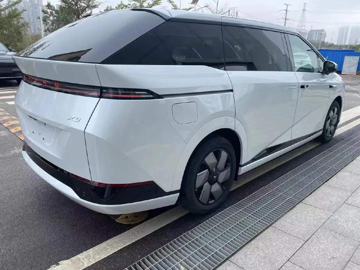 2024 Xpeng X9 BEV 101.5KWH,autocango,china used car exporter,china ev exporter,chinese used car exporter,chinese used ev exporter