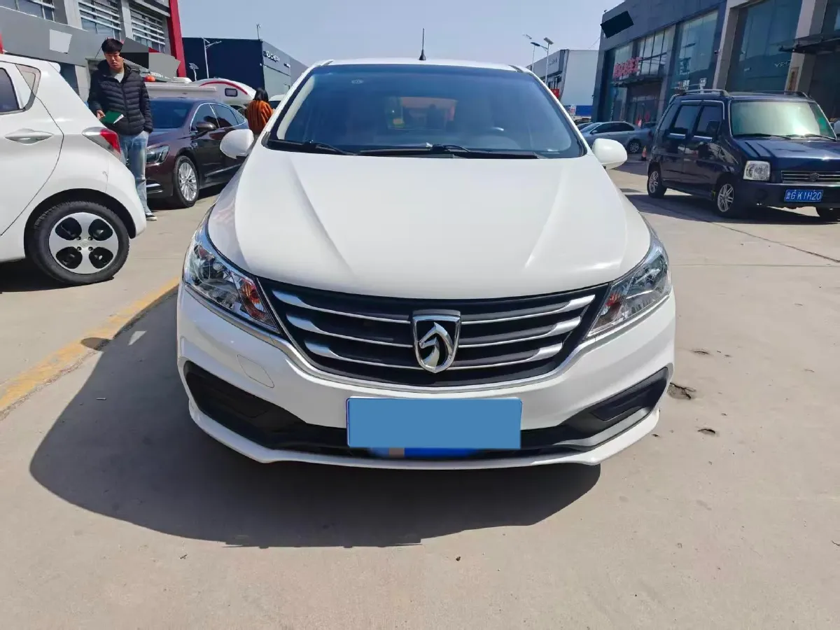 2020 BaoJun 310 1.2L 80HP L4 5MT,autocango,china used car exporter,china ev exporter,chinese used car exporter,chinese used ev exporter