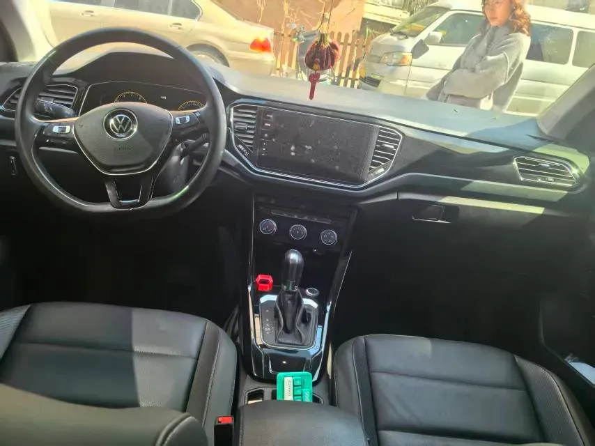 2021 Volkswagen T-Roc 1.4T 150HP L4 7DCT,autocango,china used car exporter,china ev exporter,chinese used car exporter,chinese used ev exporter