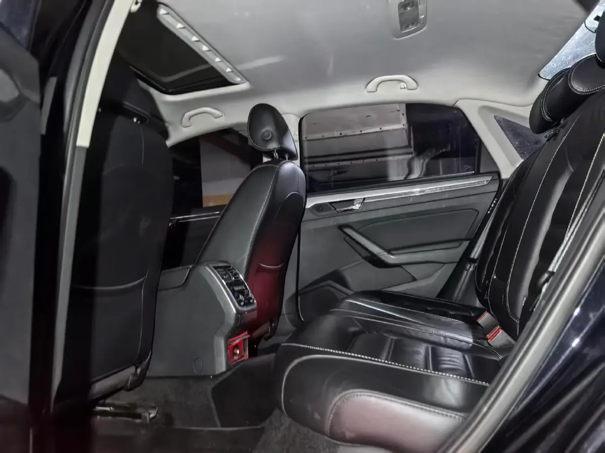 2017 Volkswagen Passat 1.8T 180HP L4 7DCT,autocango,china used car exporter,china ev exporter,chinese used car exporter,chinese used ev exporter