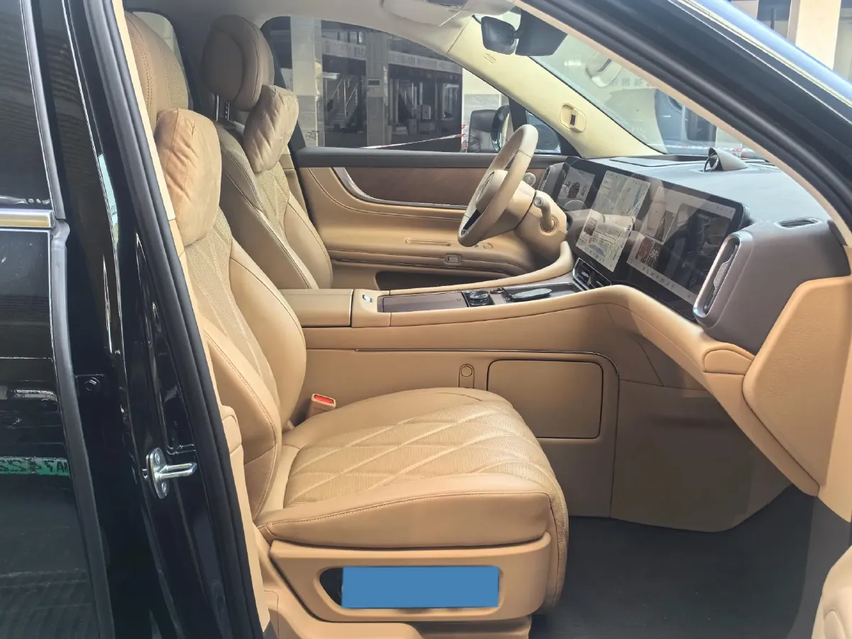 2025 AITO AITO M9 REEV 160HP REEV 52KWH,autocango,china used car exporter,china ev exporter,chinese used car exporter,chinese used ev exporter