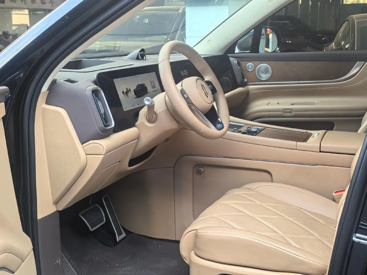 2025 AITO AITO M9 REEV 160HP REEV 52KWH,autocango,china used car exporter,china ev exporter,chinese used car exporter,chinese used ev exporter