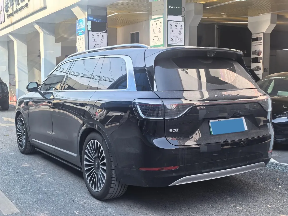 2025 AITO AITO M9 REEV 160HP REEV 52KWH,autocango,china used car exporter,china ev exporter,chinese used car exporter,chinese used ev exporter