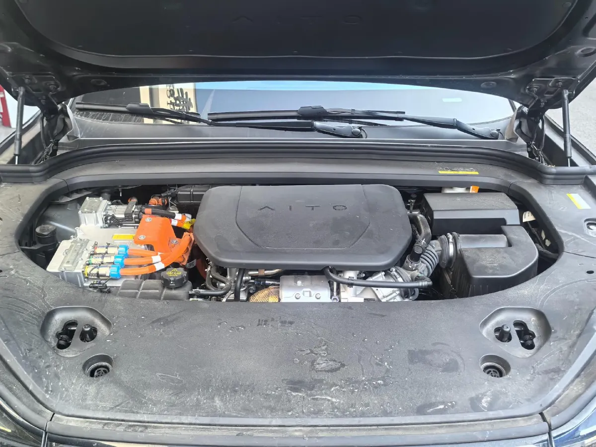 2025 AITO AITO M9 REEV 160HP REEV 52KWH,autocango,china used car exporter,china ev exporter,chinese used car exporter,chinese used ev exporter