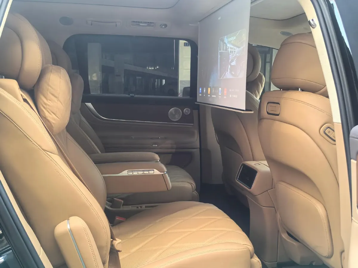 2025 AITO AITO M9 REEV 160HP REEV 52KWH,autocango,china used car exporter,china ev exporter,chinese used car exporter,chinese used ev exporter